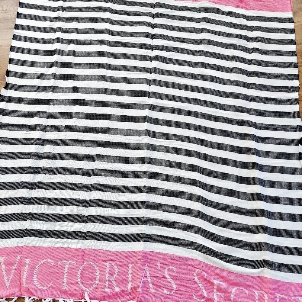 Victoria's Secret Throw Blanket 49 X 58 Large Logo